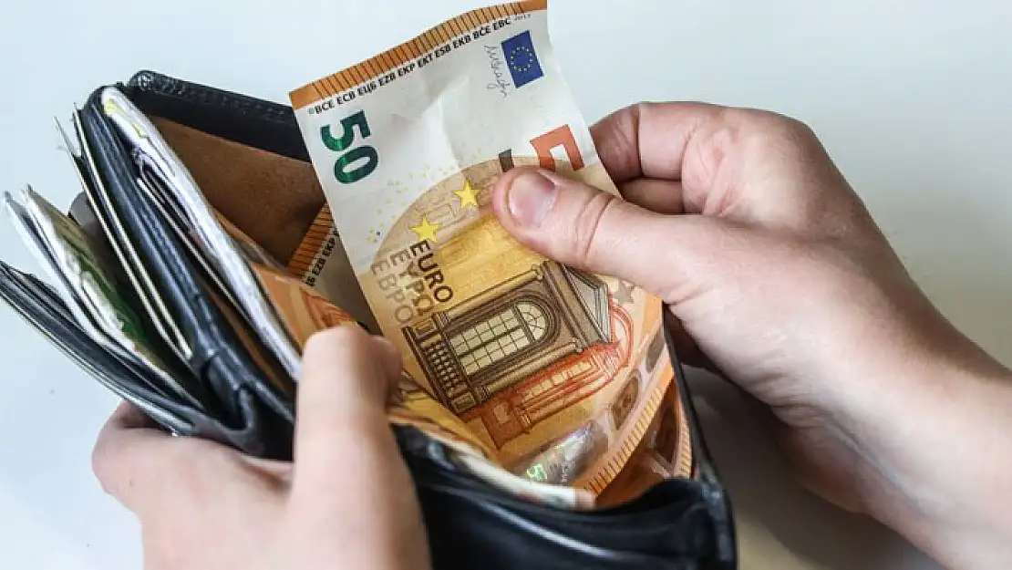 Gurbetçiler şaşkın! Yurtdışında yaşayan vatandaşlara 2000 euro vatana destek vergisi iddiası