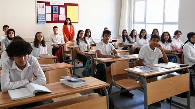 Bakan Tekin'den dikkat çeken çıkış: 12 yıllık zorunlu eğitim kısalıyor mu?