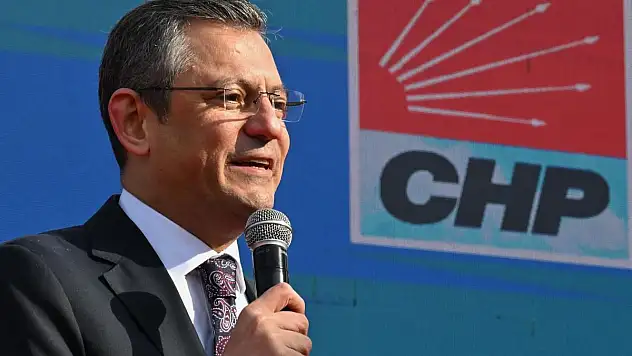 CHP genel başkanı Özel'den saat 21.00'de hazır olun çağrısı