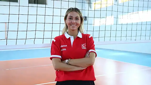 Ecem Türker kimdir?