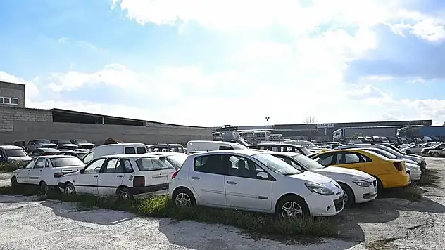 İstanbul'da araç sahiplerini şaşırtacak zam: Yediemin otopark ve çekici ücretleri