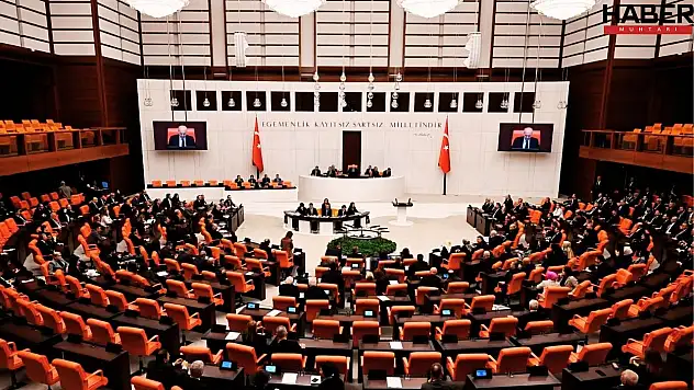 TBMM'de Bütçe Maratonu Kesintisiz Devam Ediyor: Hafta Sonu Kritik Bakanlıklar Masada!