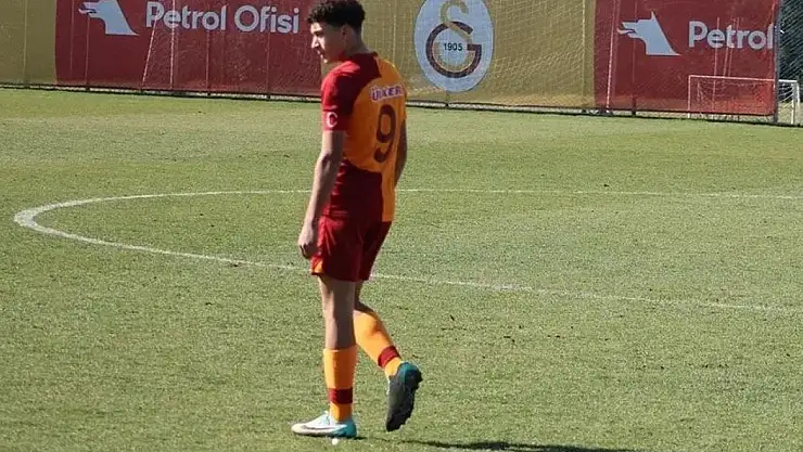 Ada Yüzgeç kimdir, kaç yaşında?