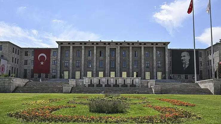 TBMM'nin çalışma saatlerinde değişiklik yapıldı