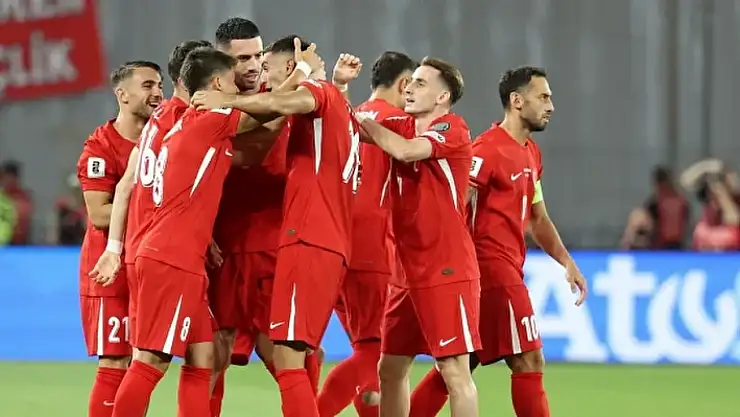 Türkiye İspanya Tv8 yayın neden donuyor?