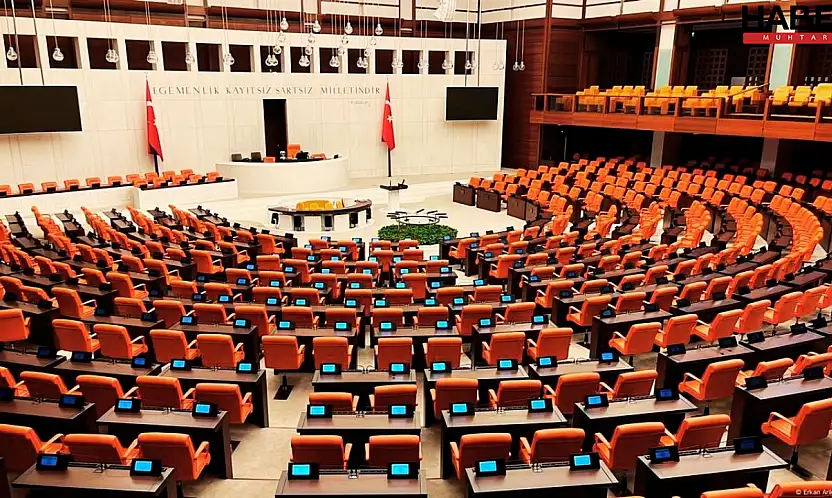 TBMM'de Önemli Açıklama: Uzman Erbaş ve Sözleşmeli Erlere Memurluk Müjdesi! Yeni Düzenleme Geliyor